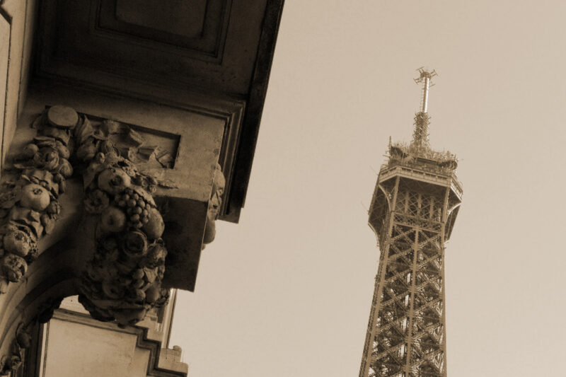 la Tour Eiffel avenue de Suffren, Paris