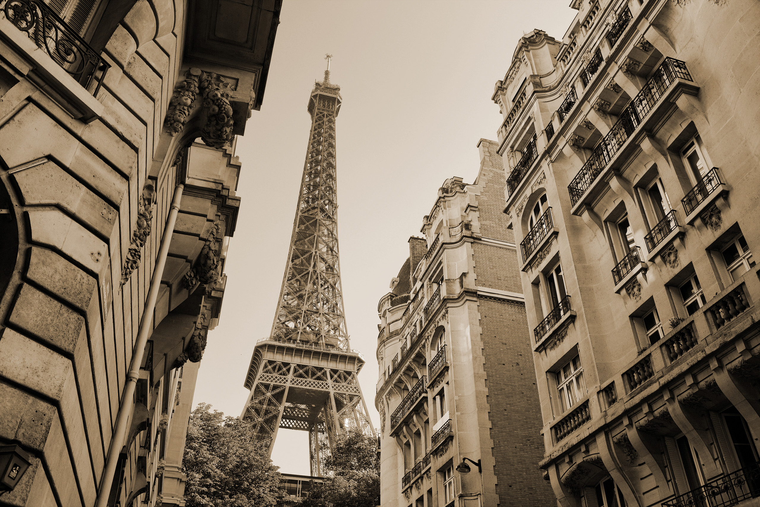 tour-eiffel-karelphoto_6357-sepia-2560px