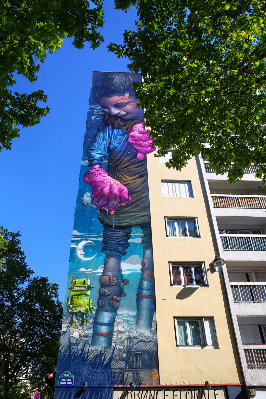 Street art arround the corner, Paris 13th – DecorProcurement