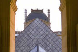 le Louvre pyramid